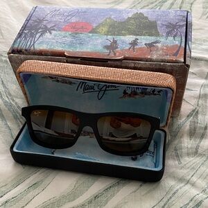 Maui Jim NIB HULA BLUES VINYLIZE Classic Sunglasses